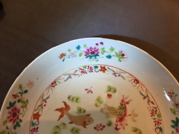 Drie Chinese famille rose borden met karpers, Qianlong