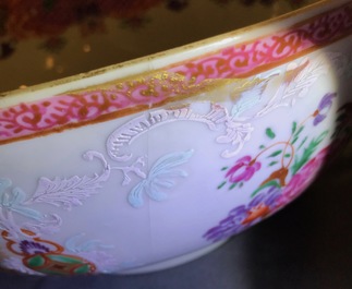 A Chinese famille rose export porcelain bowl with deers, Qianlong