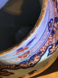 A pair of very large Chinese Imari-style vases and covers with pheasants, Kangxi