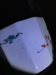 Een Japanse Kakiemon suikerpot met deksel, Edo, 17/18e eeuw