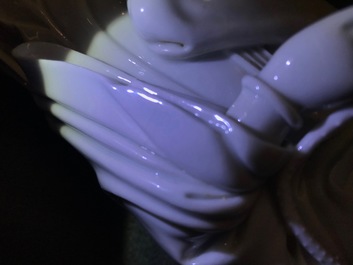 Un mod&egrave;le d'une Guanyin en porcelaine blanc de Chine de Dehua, 18&egrave;me