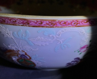 A Chinese famille rose export porcelain bowl with deers, Qianlong