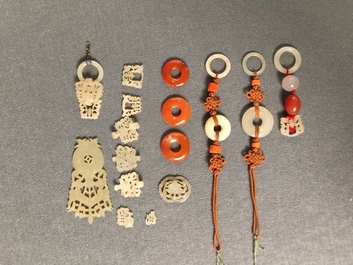 A Chinese jade and carneole necklace, Qing