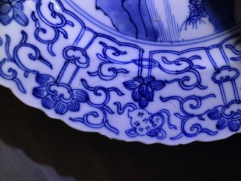 Six plats en porcelaine de Chine bleu et blanc aux d&eacute;cors de la chasse, marques de Chenghua, Kangxi
