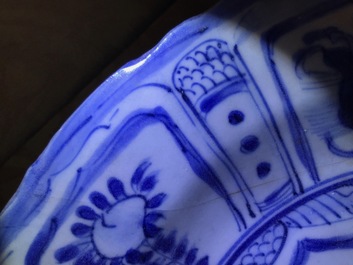 Vijf Chinese blauwwitte kommen en borden, Wanli, Tianqi en Transitie periode