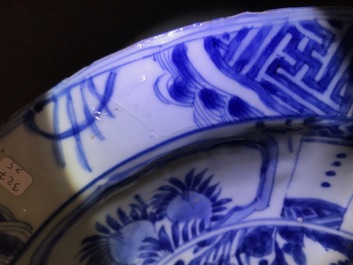 Vijf Chinese blauwwitte kommen en borden, Wanli, Tianqi en Transitie periode