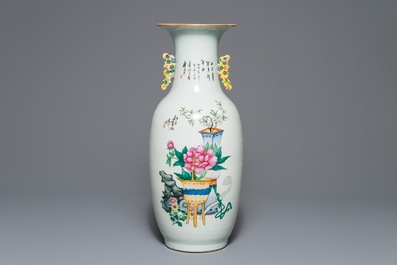 A Chinese famille rose two-sided design vase, 19/20th C.
