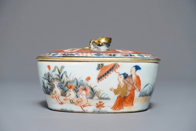 Un beurrier en porcelaine de Chine de style Imari &agrave; d&eacute;cor "Dames au Parasol", Qianlong, ca. 1736-1738