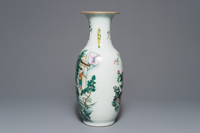 A Chinese famille rose two-sided design vase, 19/20th C.