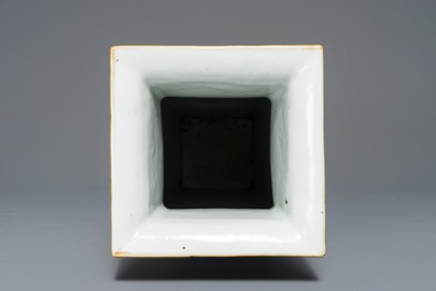A square Chinese famille rose vase with figures, 19th C.