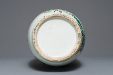 A Chinese famille rose two-sided design vase, 19/20th C.