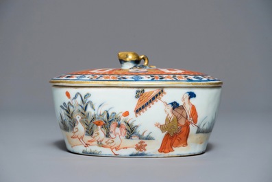 Un beurrier en porcelaine de Chine de style Imari &agrave; d&eacute;cor "Dames au Parasol", Qianlong, ca. 1736-1738