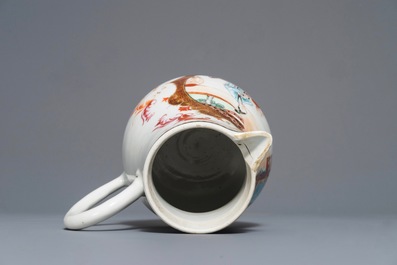 Une verseuse en porcelaine de Chine famille rose, Yongzheng
