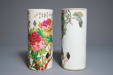 Two Chinese qianjiang cai hat stands and a famille rose bowl, 19/20th C.