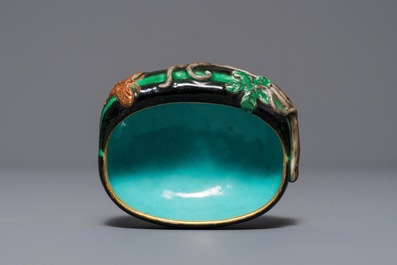 A Chinese black ground melon-shaped brush washer, 18/19th C.