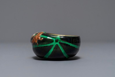 A Chinese black ground melon-shaped brush washer, 18/19th C.