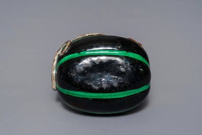 A Chinese black ground melon-shaped brush washer, 18/19th C.
