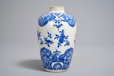 A Chinese blue and white vase with floral design, 18/19th C.