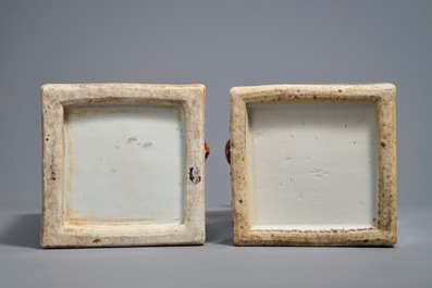 Deux vases de forme carr&eacute; en porcelaine de Chine qianjiang cai, 19/20&egrave;me