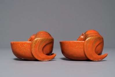 A pair of Chinese coral ground bat-shaped brush washers, 18/19th C.
