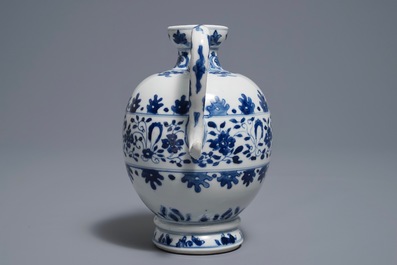 Een Chinese blauwwitte kan naar Zuid-Europees voorbeeld, Kangxi