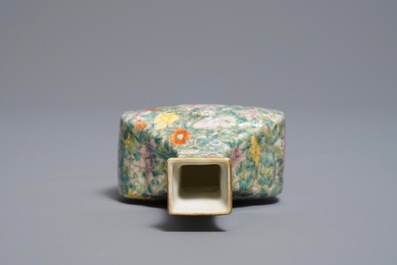 A Chinese eggshell famille rose millefleurs vase on stand, Qianlong mark, 18/19th C.