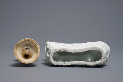 Two Chinese verte bisquit and blanc de Chine figures of Guanyin, 18/19th C.