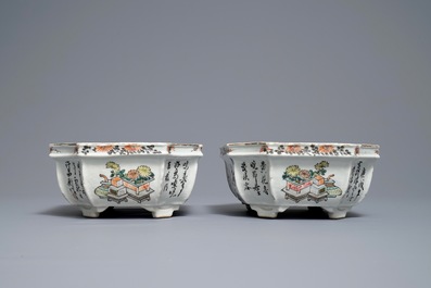Een paar Chinese qianjiang cai jardini&egrave;res, 19/20e eeuw