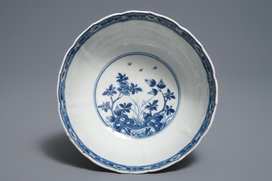 A Chinese blue and white bowl with floral design, Kangxi