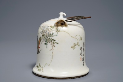 A Chinese qianjiang cai teapot and cover, 19/20th C.