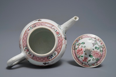Une th&eacute;i&egrave;re couverte en porcelaine de Chine famille rose, Yongzheng