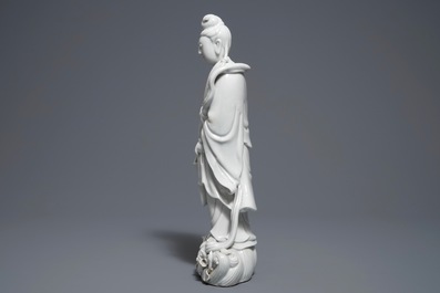 A Chinese Dehua blanc de Chine figure of Guanyin, 19th C.