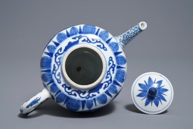 A large Chinese ovoid-shaped blue and white teapot, Kangxi