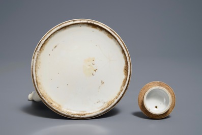 A Chinese qianjiang cai teapot and cover, 19/20th C.
