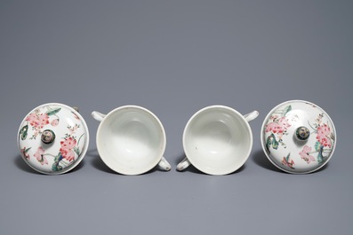 Een paar Chinese famille rose dekselcoupes met lotusbloemen en eenden, Yongzheng