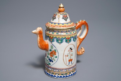 Une cafeti&egrave;re couverte en porcelaine de Chine famille rose &agrave; d&eacute;cor d'Europ&eacute;ens, Yongzheng