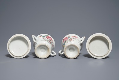 Een paar Chinese famille rose dekselcoupes met lotusbloemen en eenden, Yongzheng