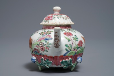 Een Chinese famille rose theepot en deksel met bloemen en takken in reli&euml;f, Yongzheng