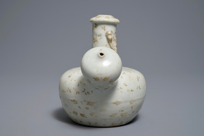 A Chinese Swatow kendi, Ming