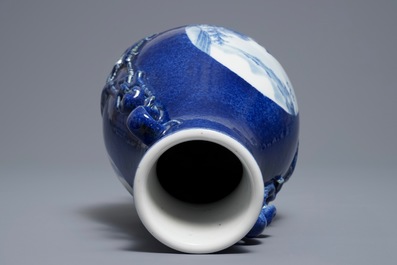 Een Chinese hu vaas met landschapsmedaillons met poederblauwe fondkleur, Qianlong merk, 19/20e eeuw