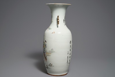 A Chinese famille rose vase with the immortal Magu with a deer, 19/20th C.