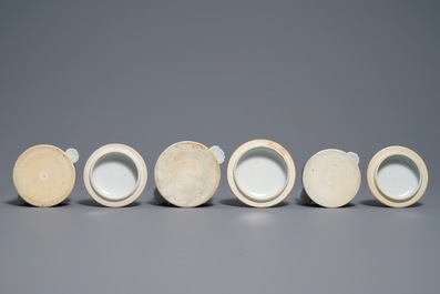 Drie ronde Chinese dekselterrines van het servies van Koning Lodewijk XV van Frankrijk, Yongzheng, ca. 1732