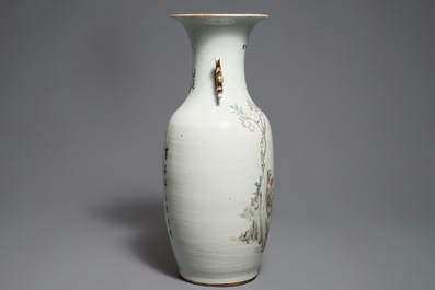 A Chinese famille rose vase with the immortal Magu with a deer, 19/20th C.
