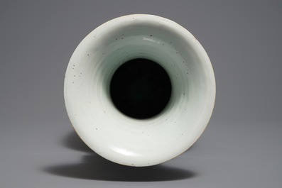 A Chinese famille rose vase with the immortal Magu with a deer, 19/20th C.