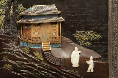 Un panneau en bois laqu&eacute; incrust&eacute; de jade et cloisonn&eacute;, Chine, 18&egrave;me