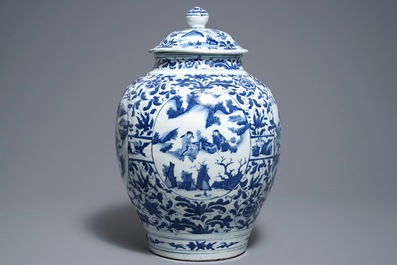 Un grand pot couvert en porcelaine de Chine bleu et blanc, Wanli, Ming