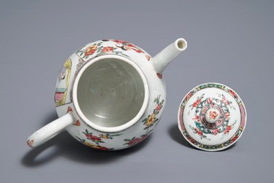 Une th&eacute;i&egrave;re couverte en porcelaine de Chine famille rose, Yongzheng