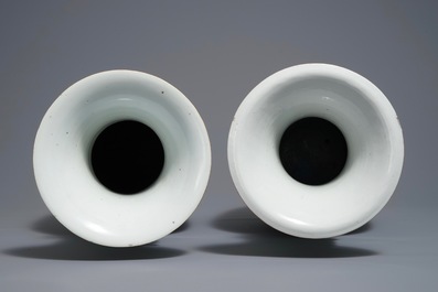 Two Chinese famille rose vases, 19/20th C.