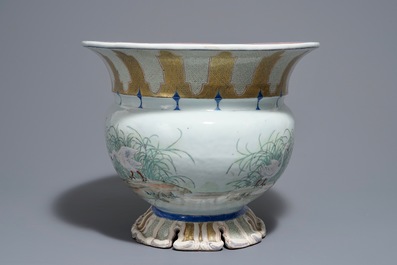 A rare Chinese famille rose Pronk style basin, Qianlong, ca. 1740
