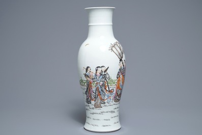 Un vase en porcelaine de Chine famille rose, marque de Ju Ren Tang, 20&egrave;me